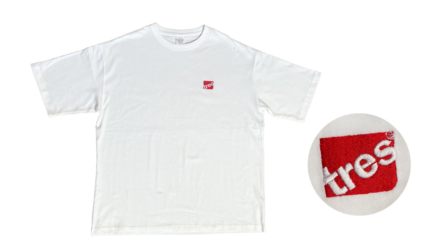 TRES ロゴ刺繍Tシャツ(ホワイトT + 赤ロゴ)