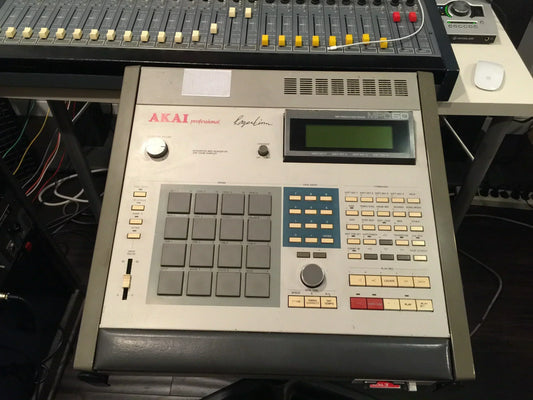なぜ今もAkai MPC60を使い続けるのか by Chikaramanga (Giant Panda)
